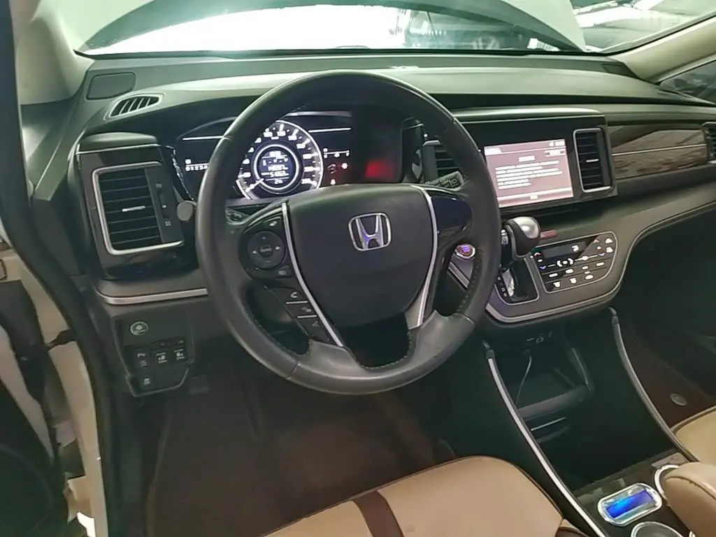 Honda Elysion 2019 — Photo 11/20