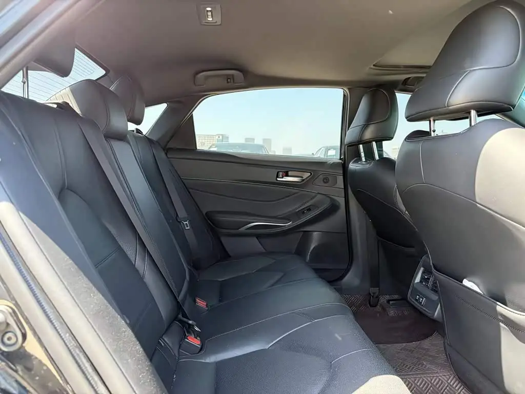 Toyota Avalon 2022 — Şəkil 14/19