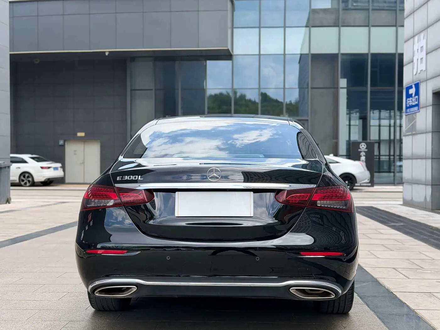 Mercedes-Benz E-Class 2022 — Фото 6/18