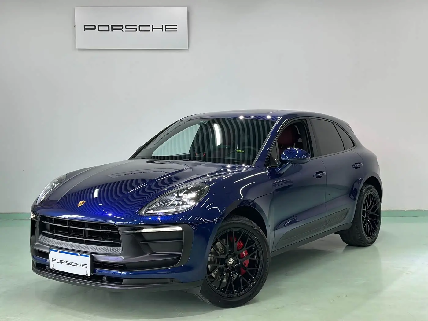 Porsche Macan 2022 — Photo 1/20