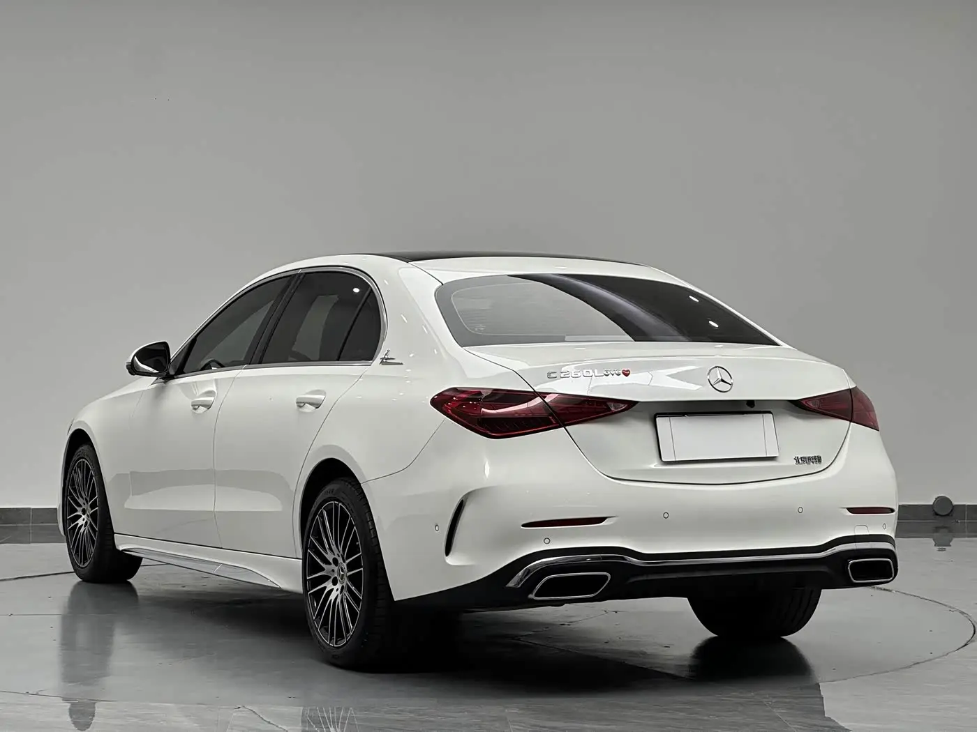 Mercedes-Benz C-Class 2024 — Photo 6/20