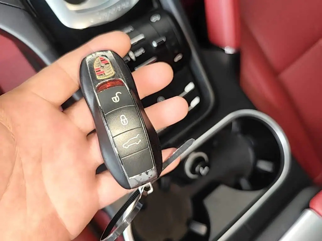 Porsche Cayenne 2016 — Photo 8/20