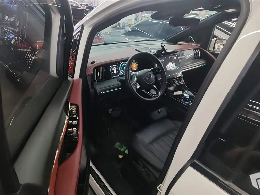 GAC Trumpchi Trumpchi M8 2023 — Photo 16/20