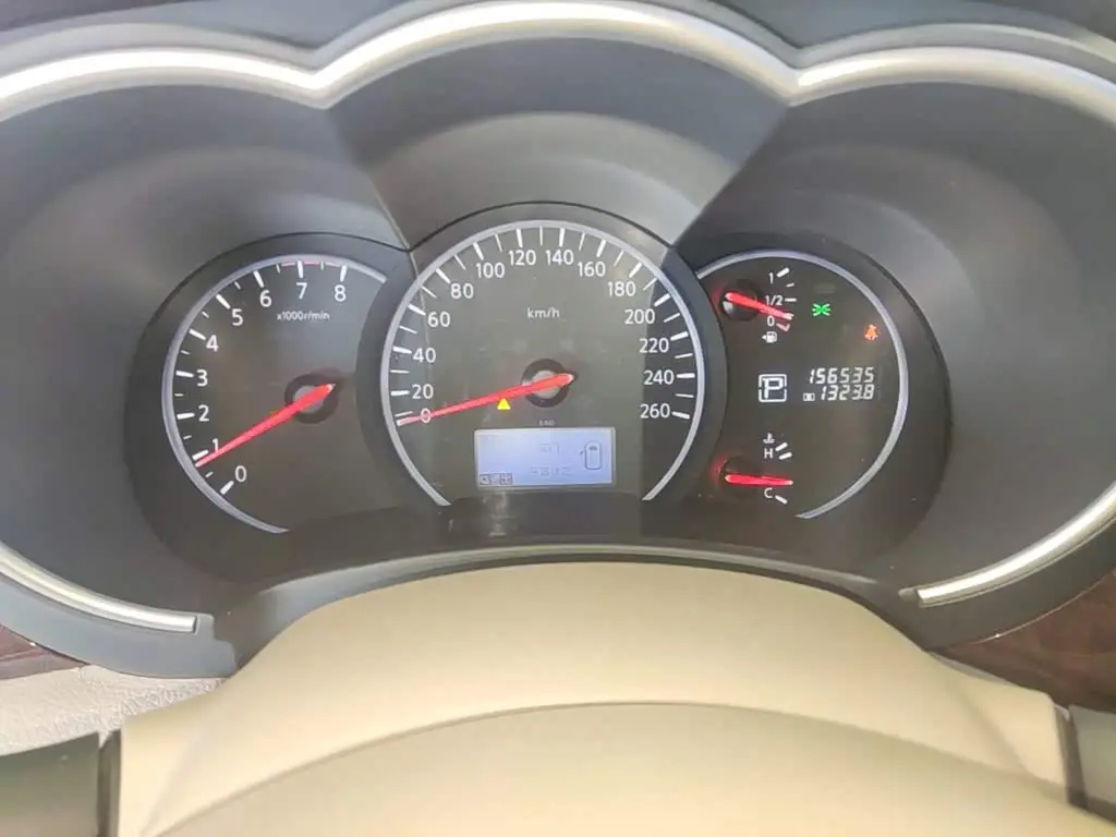 Nissan Quest 2017 — ფოტო 12/20