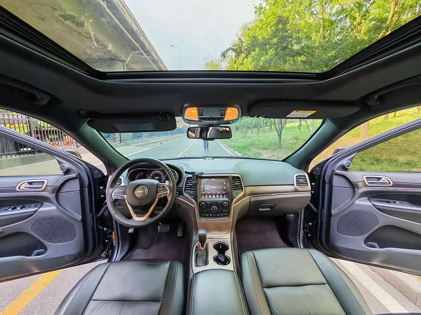 Jeep Grand Cherokee 2017 — Фото 6/14