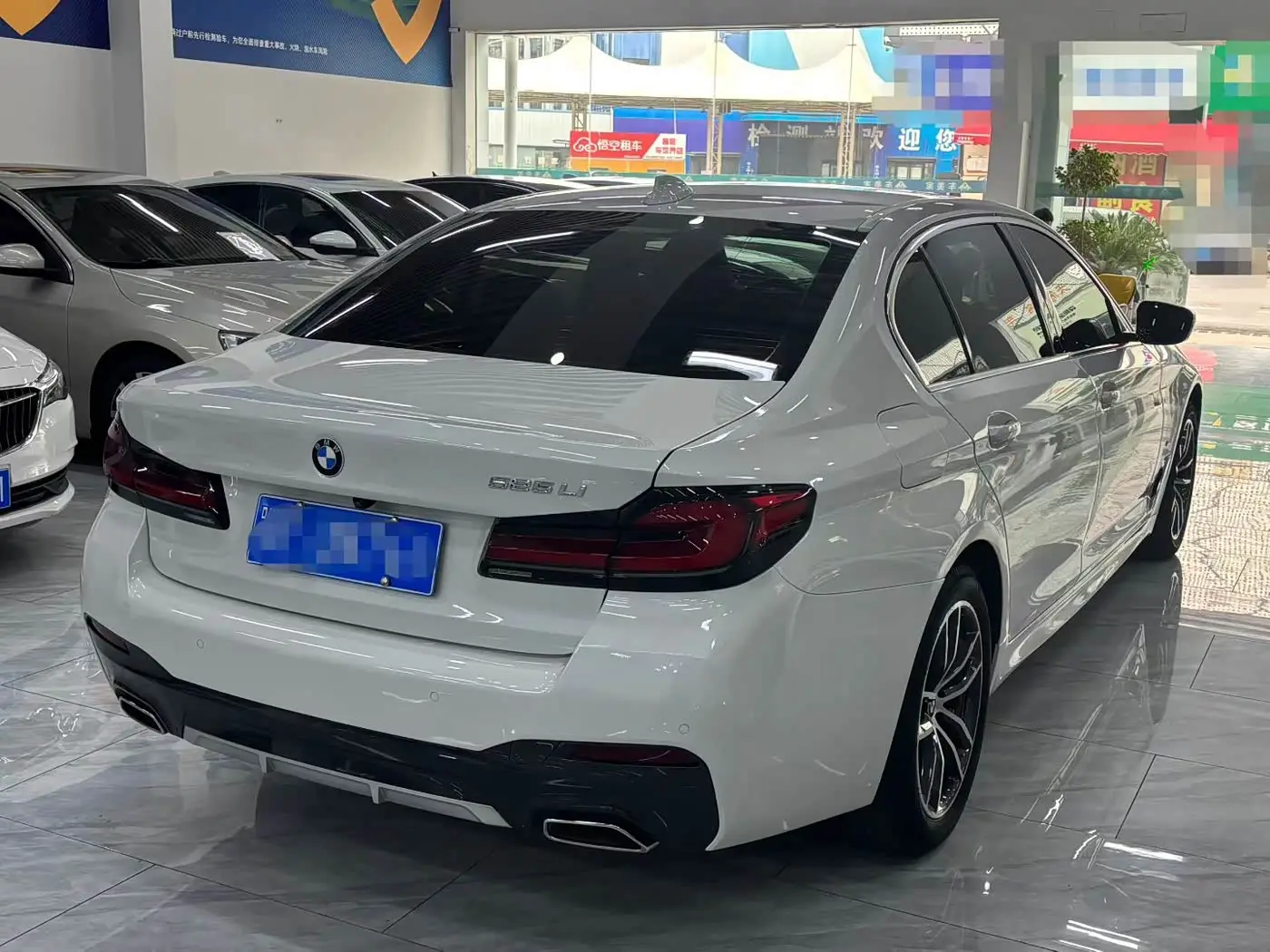 BMW 5 Series 2021 — Photo 7/9