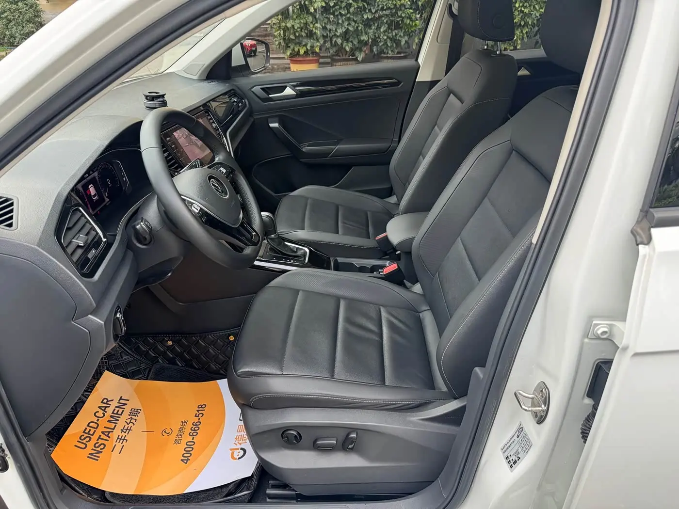 Volkswagen T-ROC 2022 — Photo 10/16