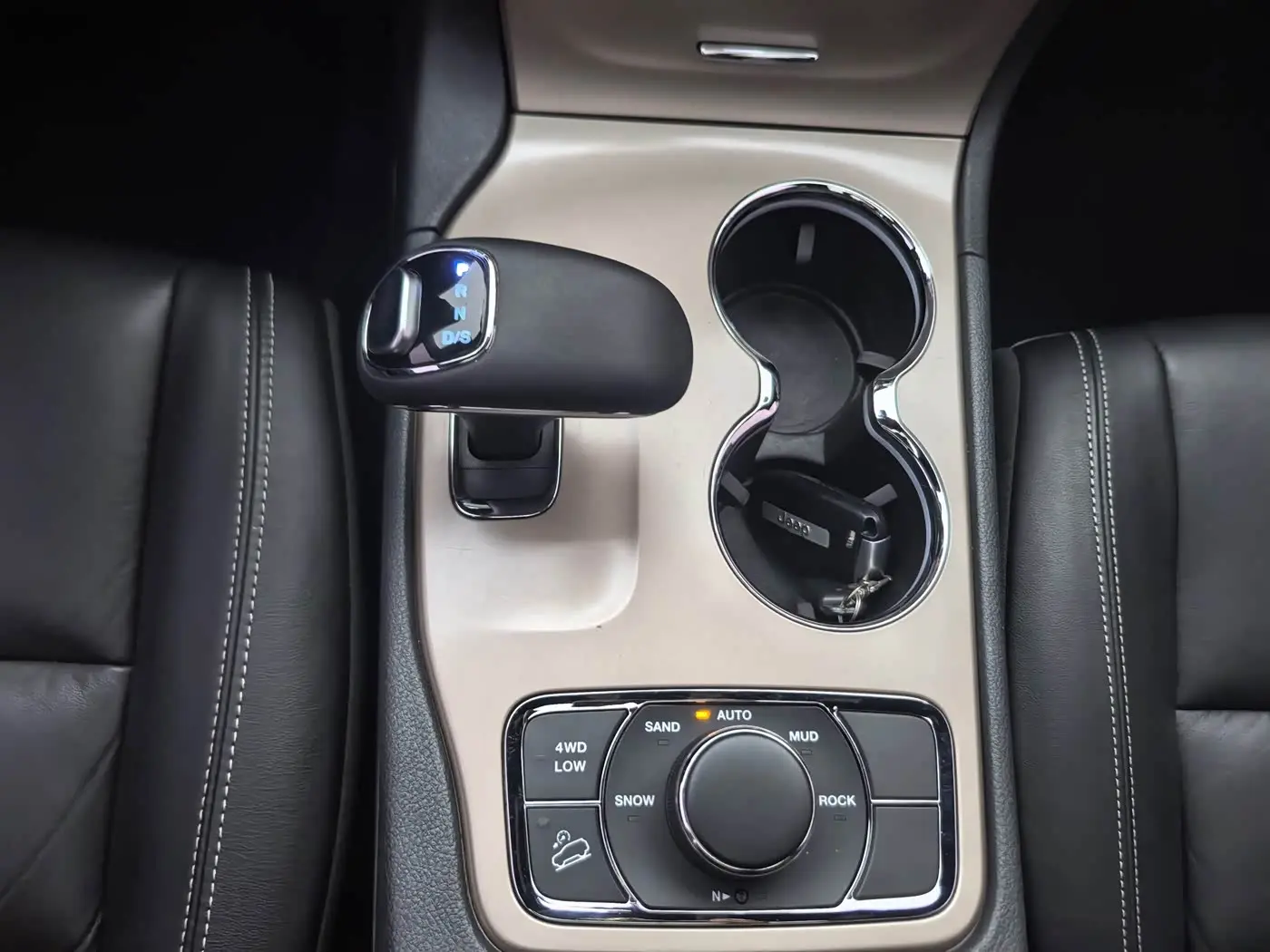 Jeep Grand Cherokee 2016 — Фото 18/20