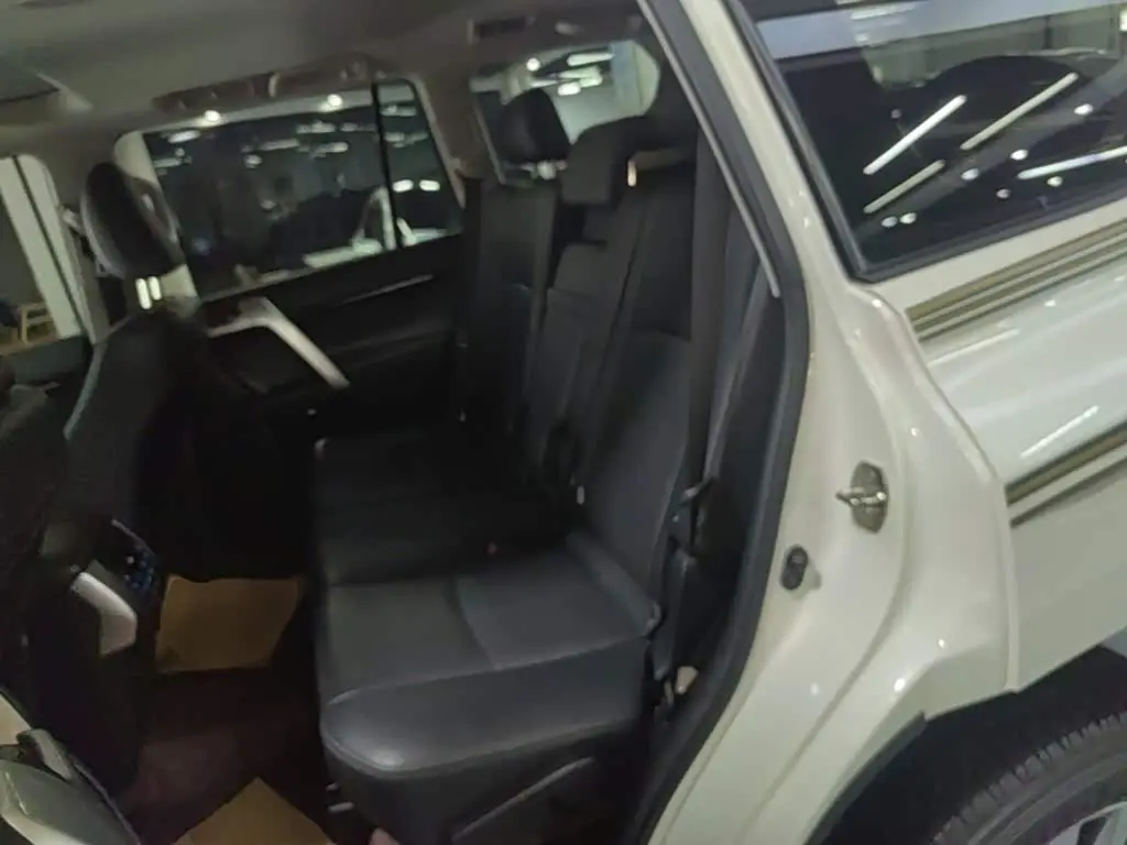 Toyota Prado 2018 — Photo 17/20