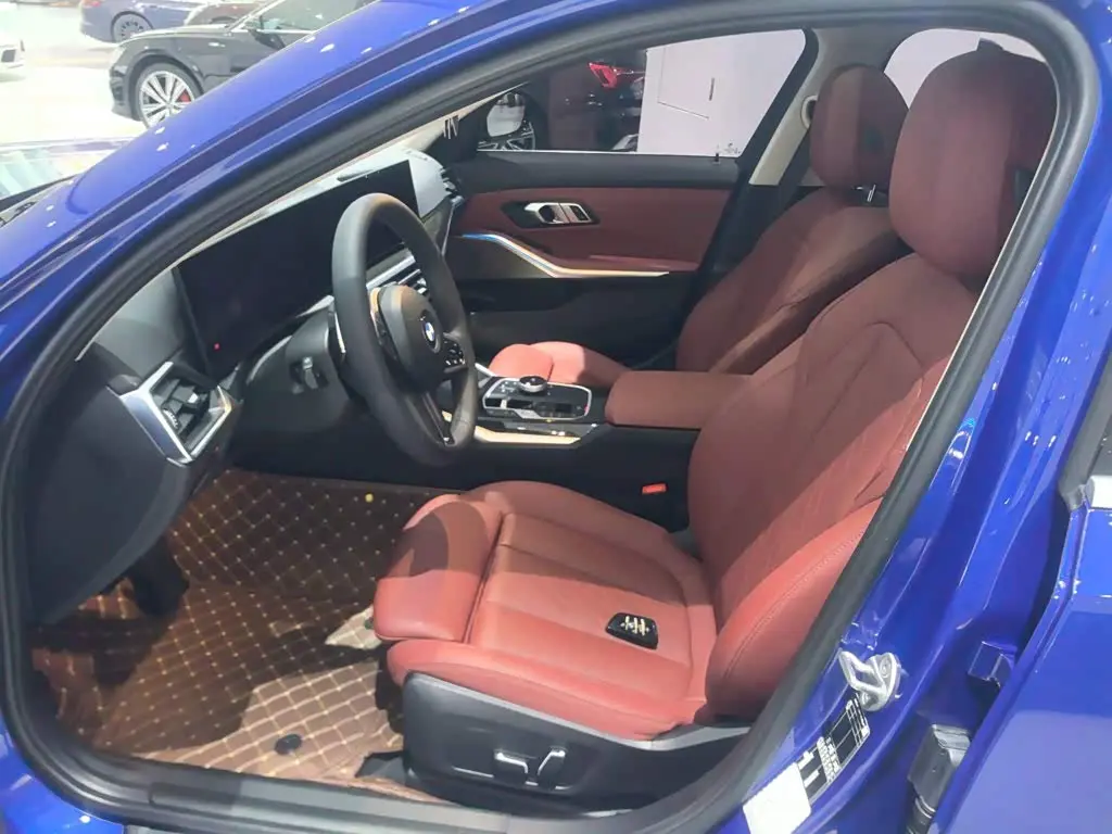 BMW 3 Series 2024 — Photo 11/20