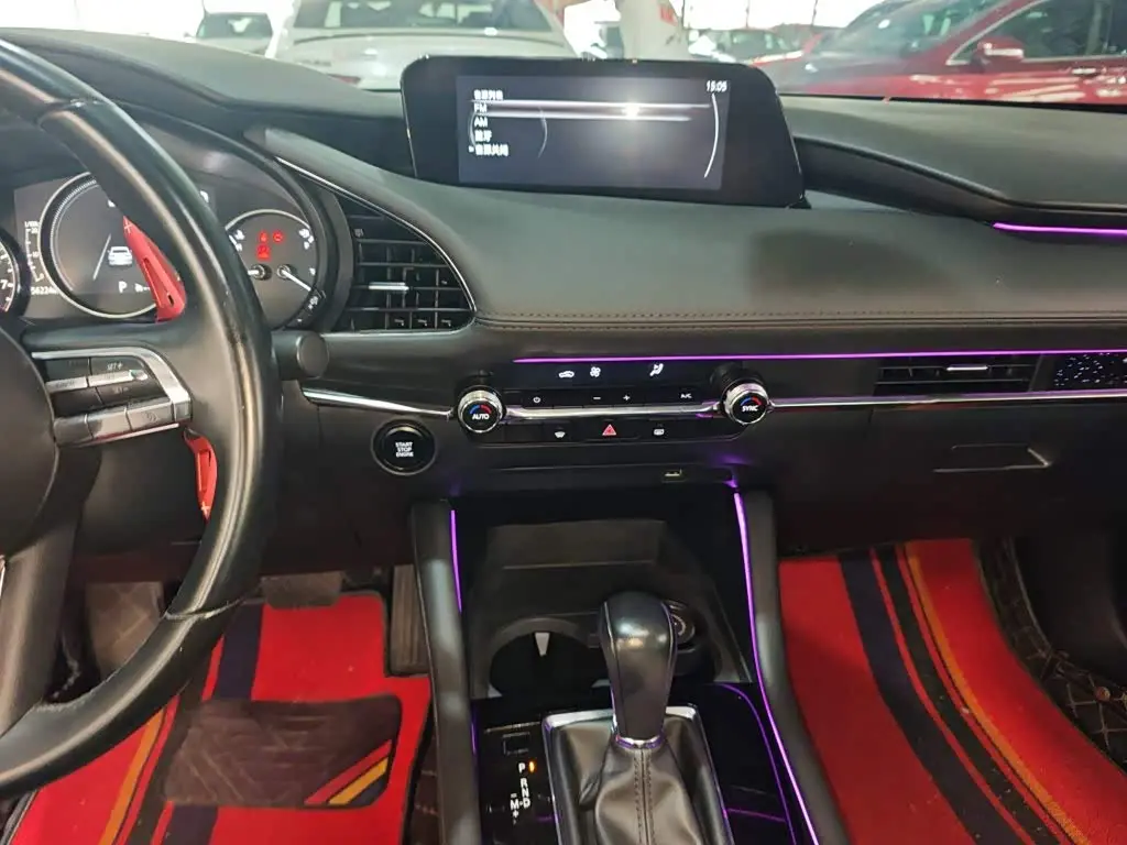 Mazda Mazda3 Axela 2022 — Photo 8/20