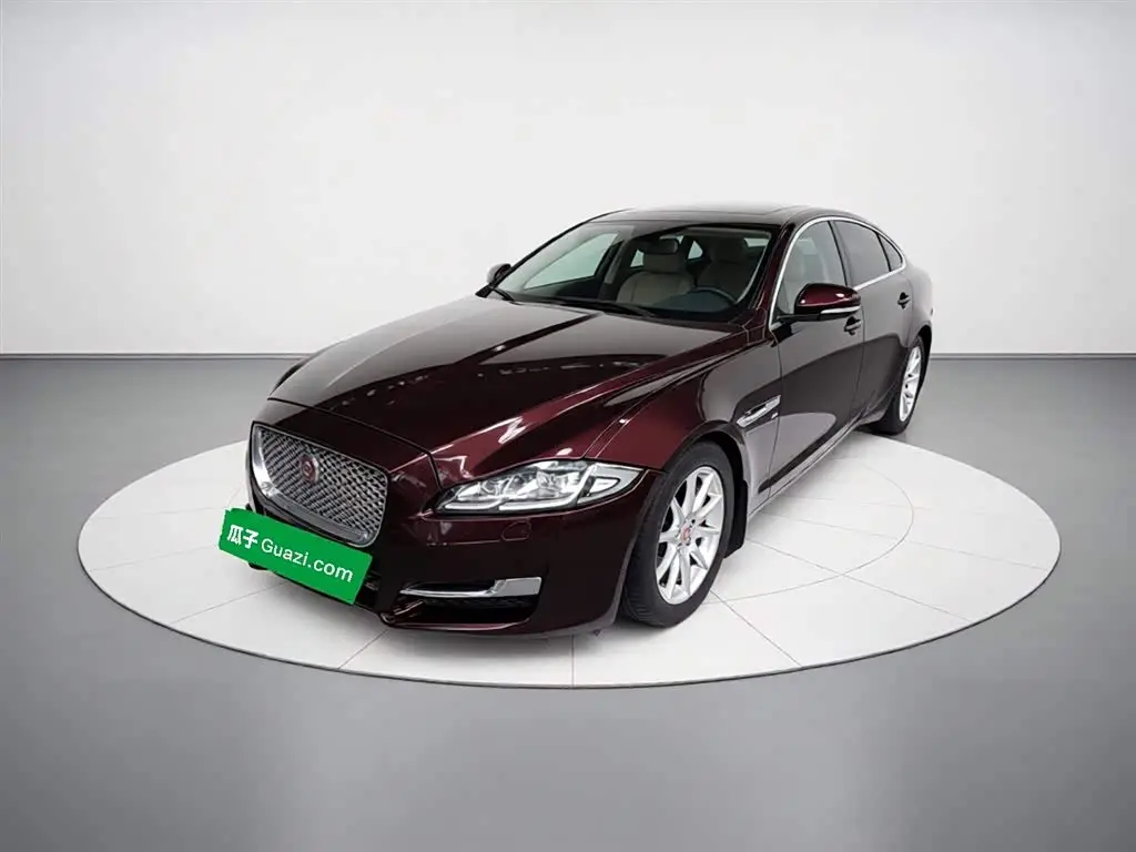 Jaguar XJ 2016 — Photo 2/20