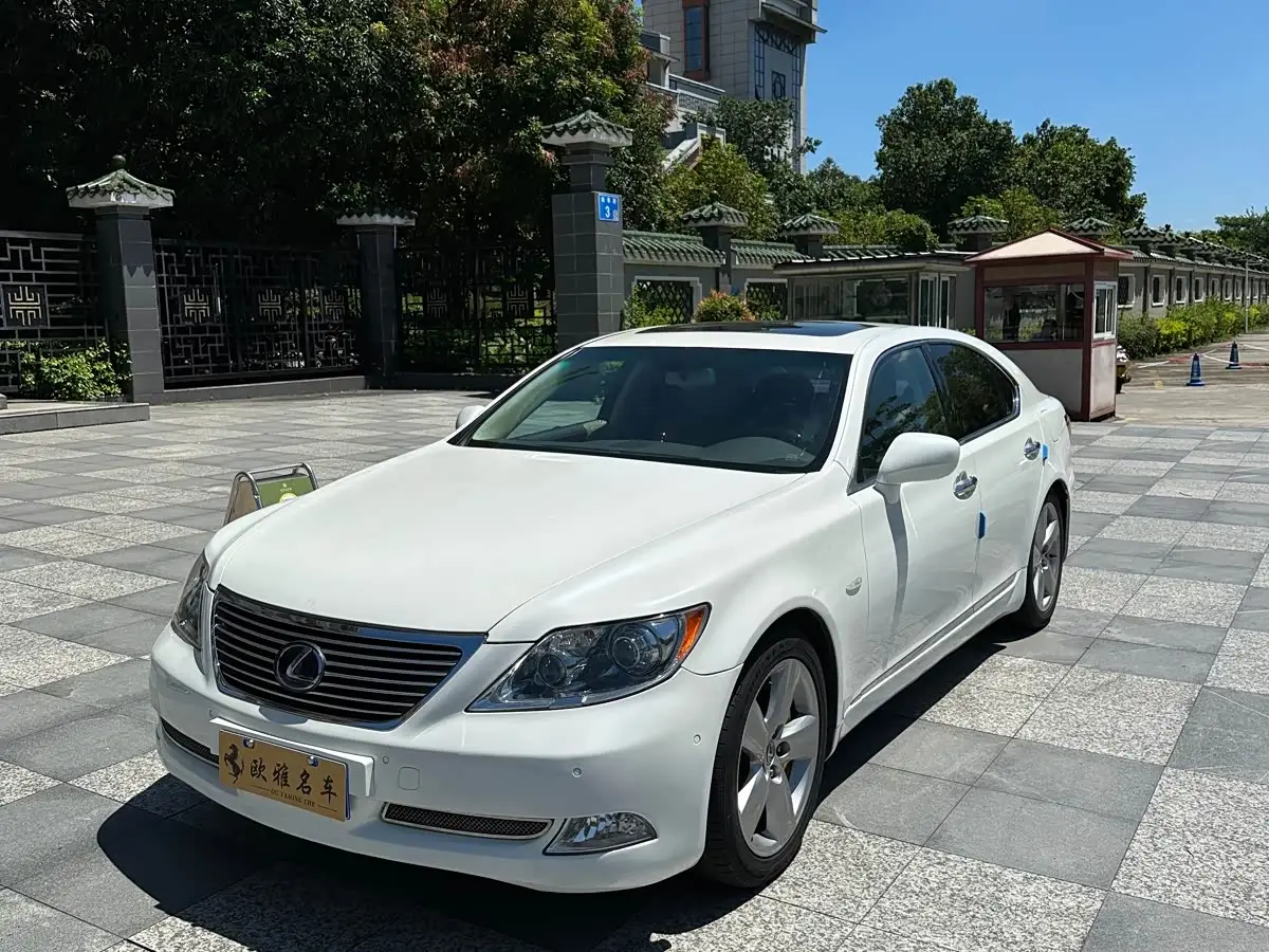 Lexus LS, 2008