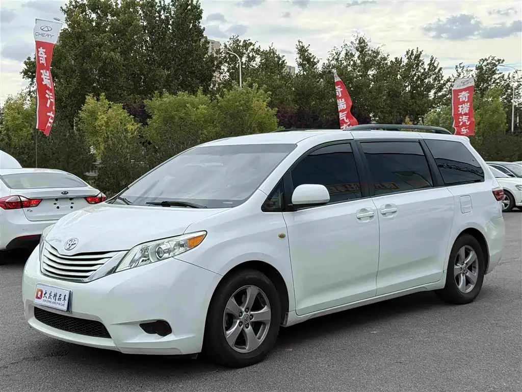 Toyota Sienna, 2015