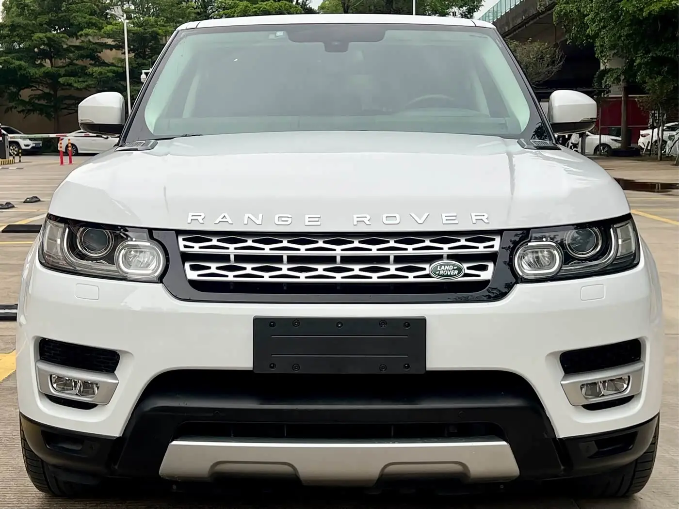 Land Rover Range Rover Sport 2016 — Photo 1/20