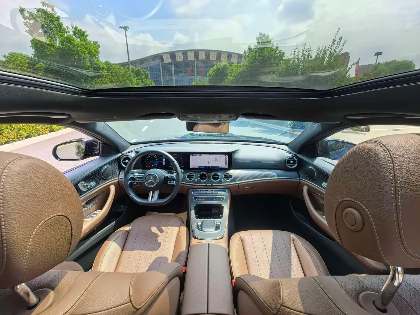 Mercedes-Benz E-Class 2021 — Фото 10/17