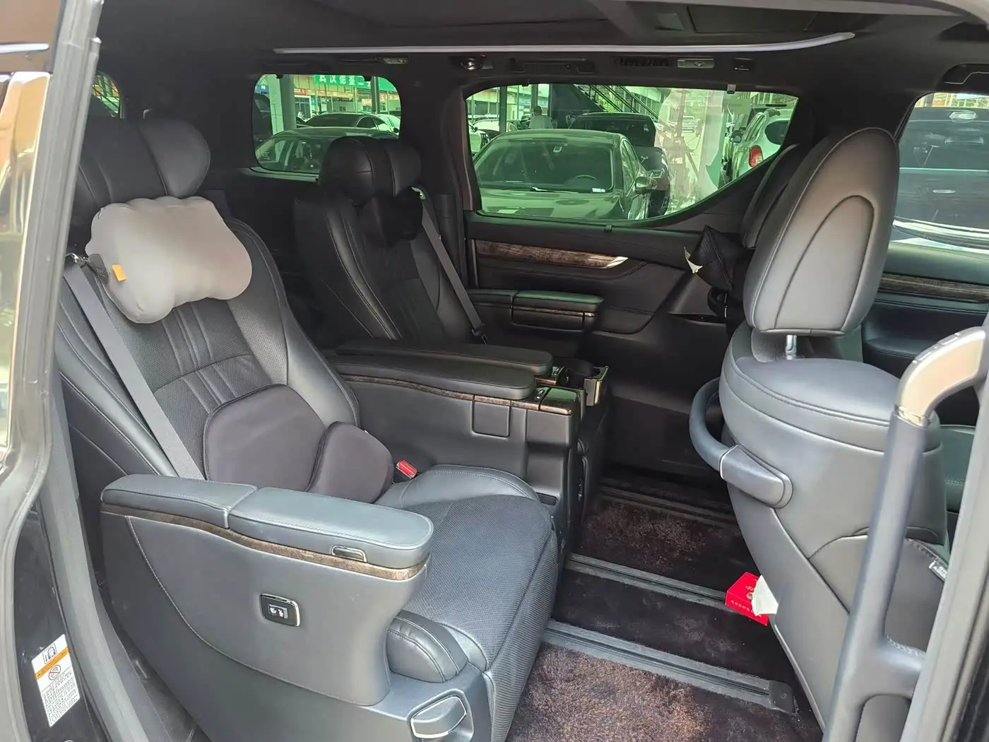Toyota Vellfire 2021 — Photo 4/9