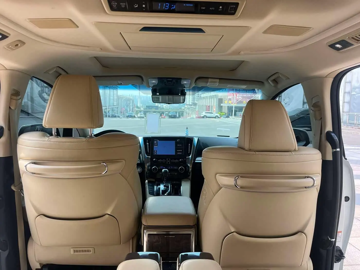 Toyota Alphard 2020 — Photo 12/16