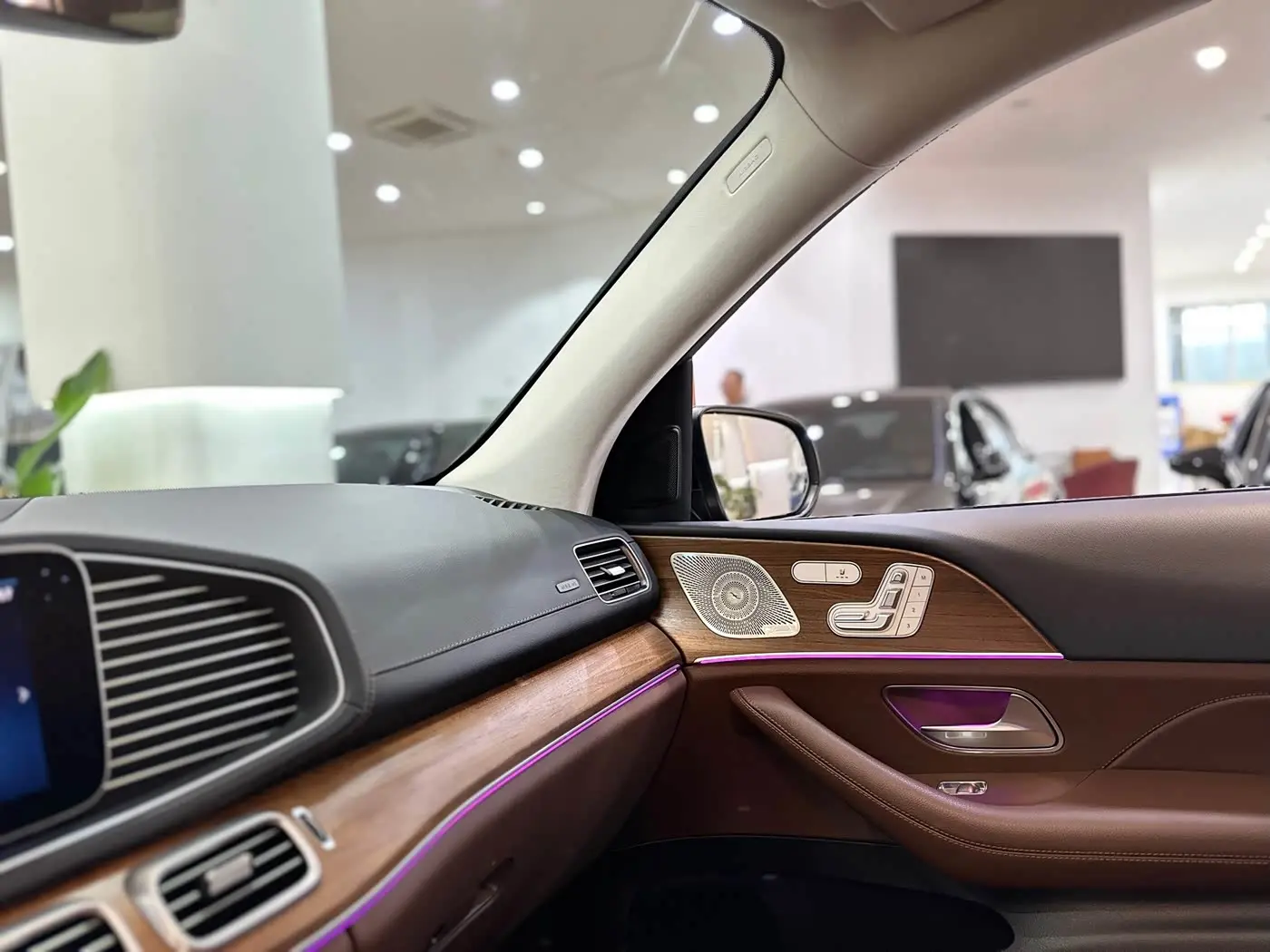 Mercedes-Benz GLE 2024 — Photo 5/16