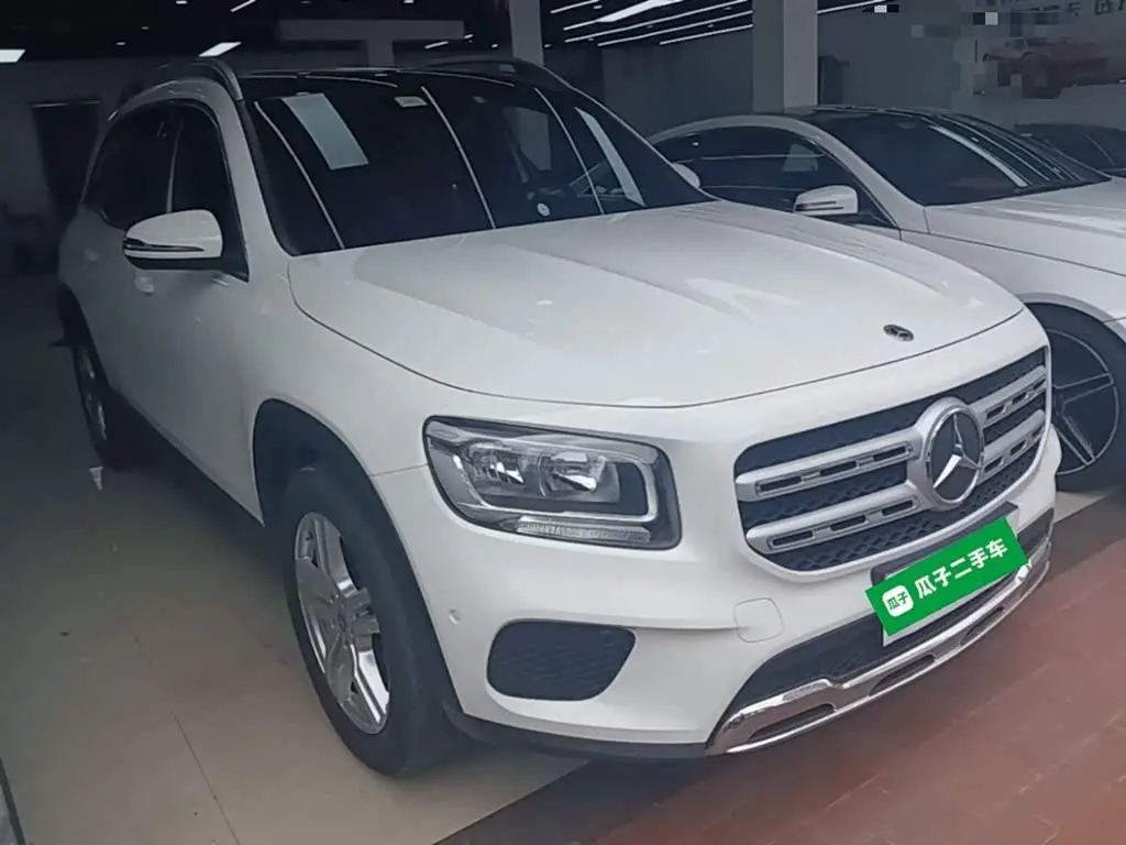 Mercedes-Benz GLB 2021 — Фото 4/20