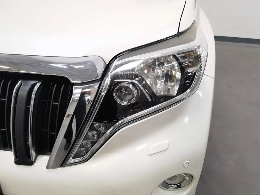 Toyota Prado 2016 — Photo 7/20