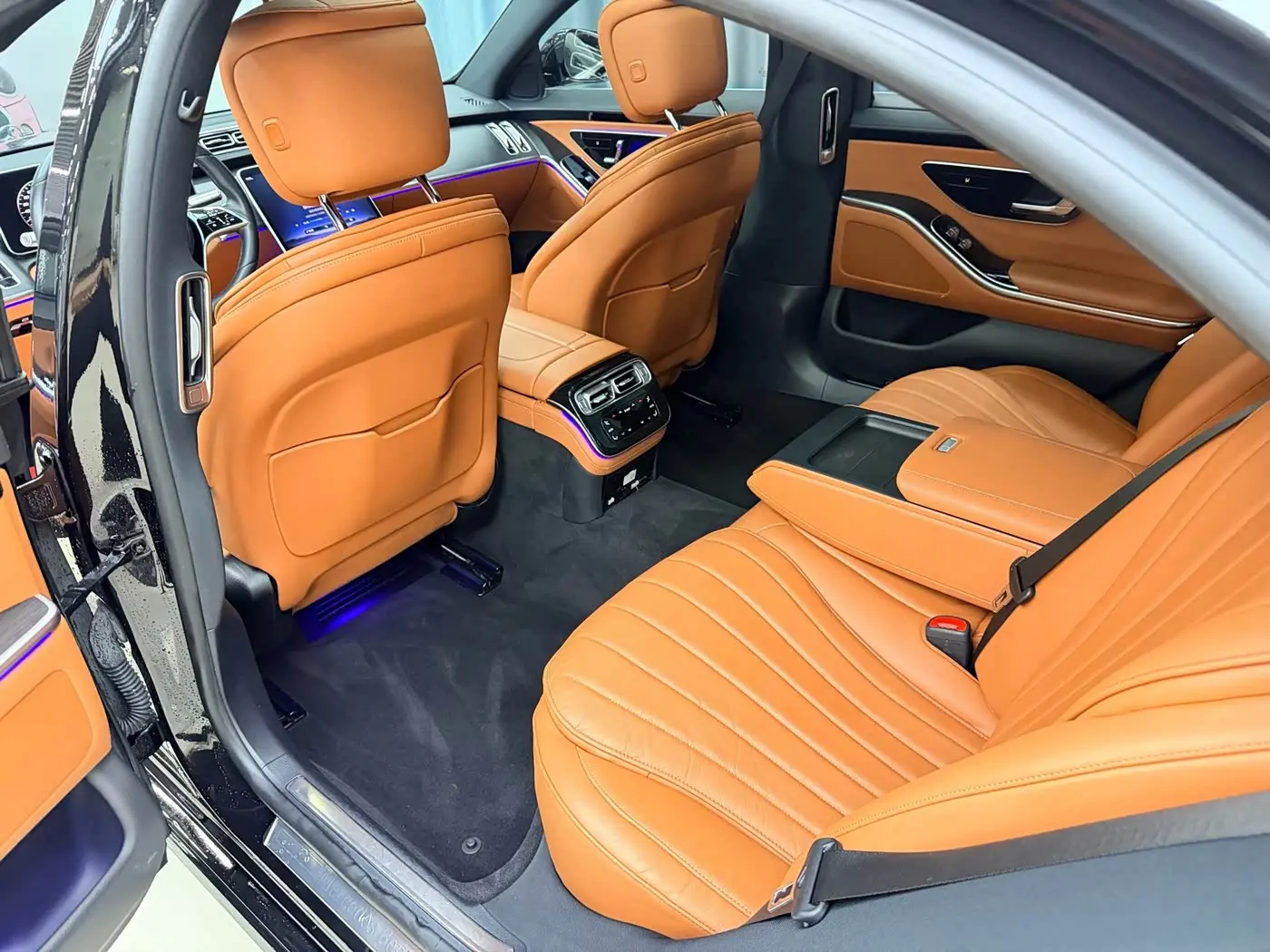 Mercedes-Benz S-Class 2023 — Photo 10/20