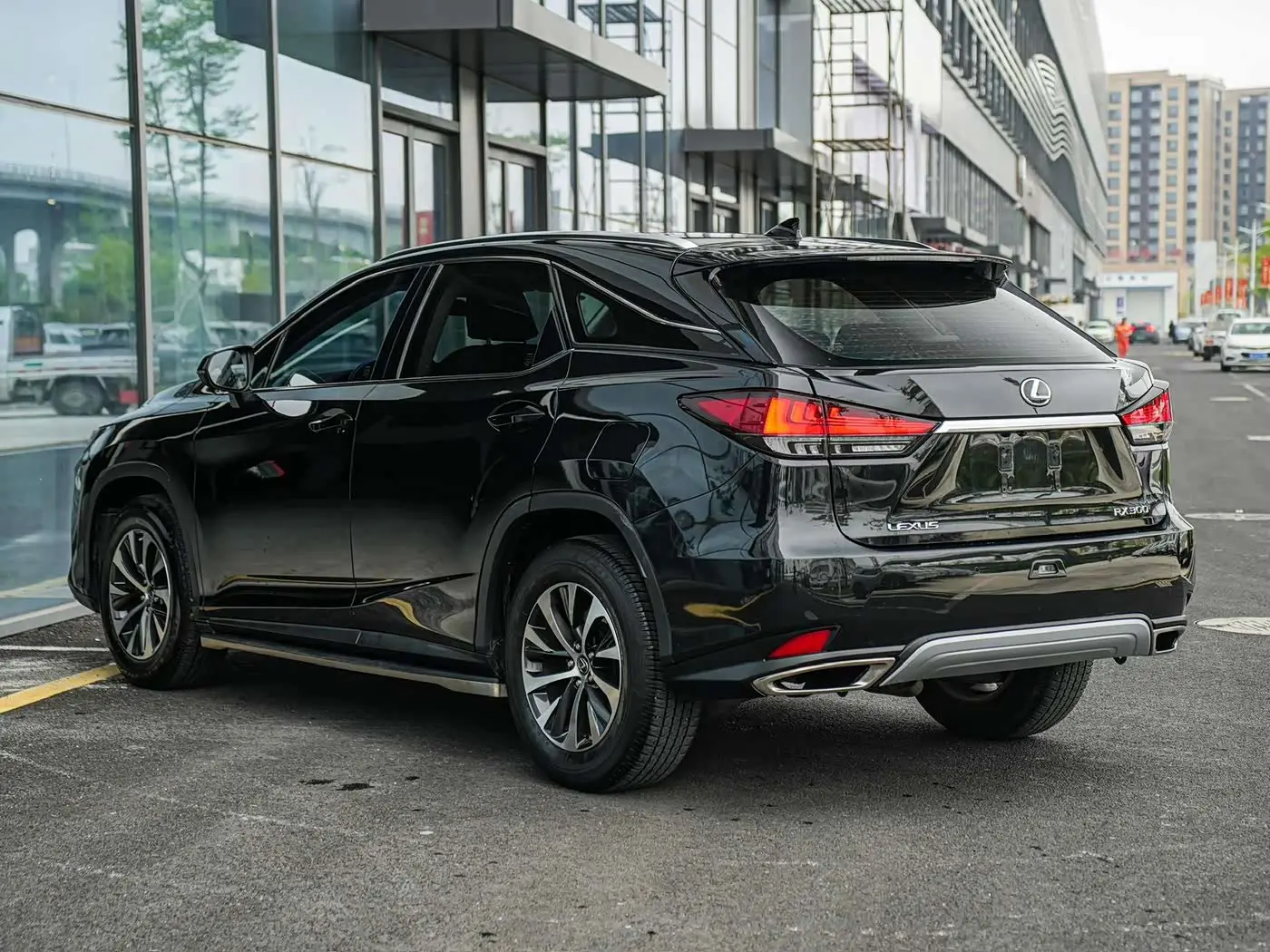 Lexus RX 2020 — Фото 6/20