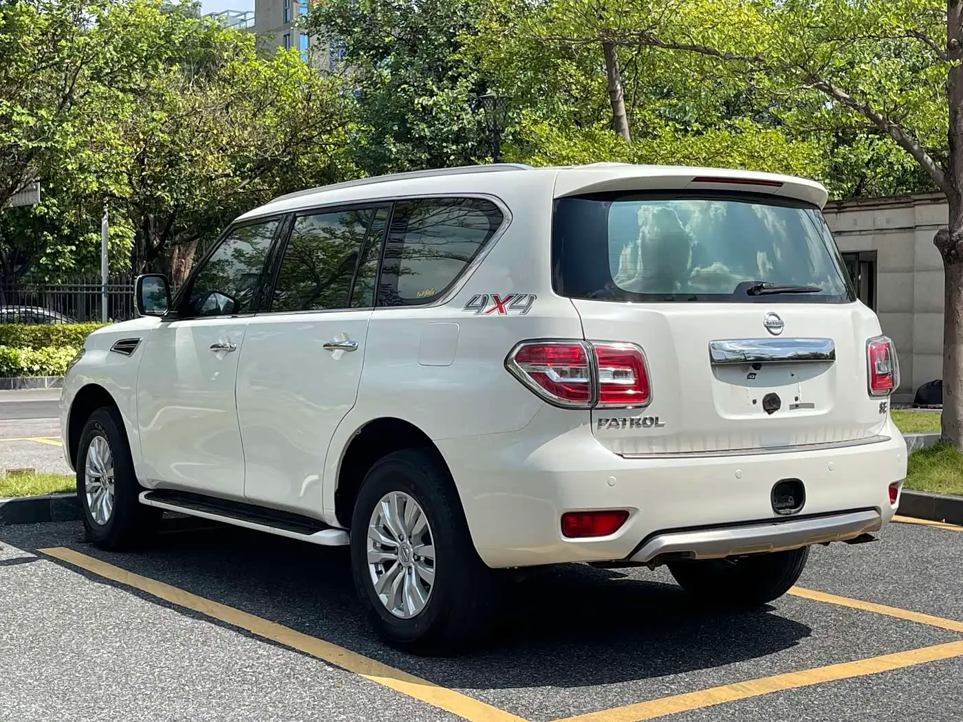 Nissan Patrol 2018 — Photo 4/20