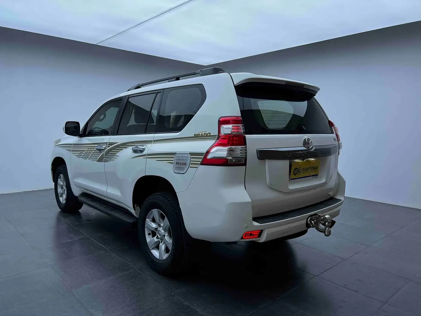 Toyota Prado 2014 — Photo 8/10