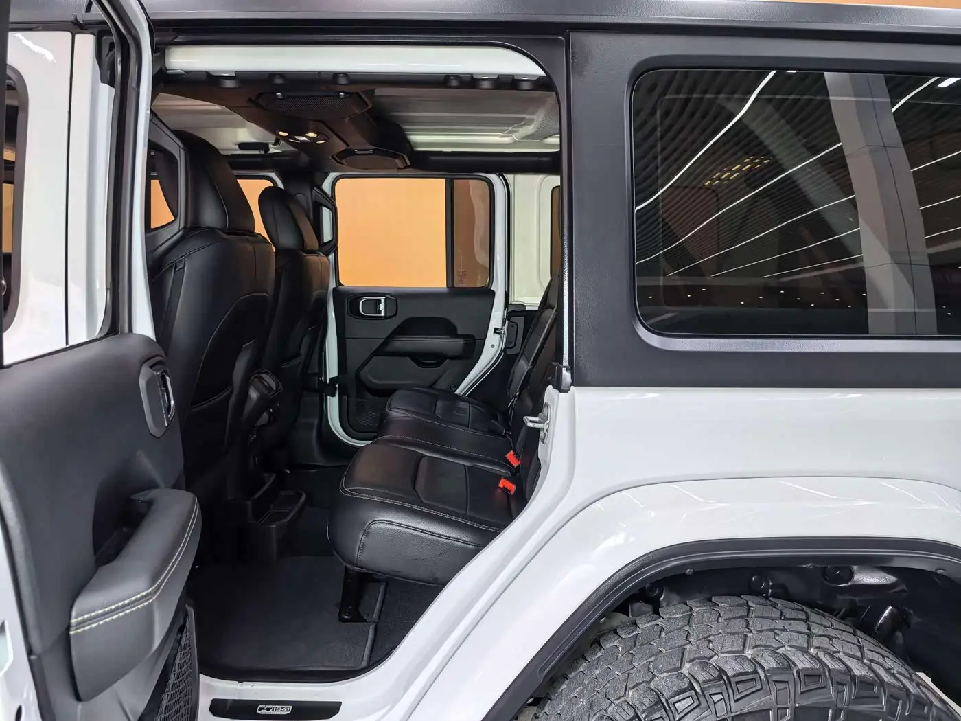 Jeep Wrangler 2019 — Фото 11/20