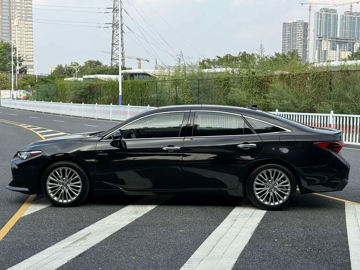 Toyota Avalon 2021 — Photo 13/13