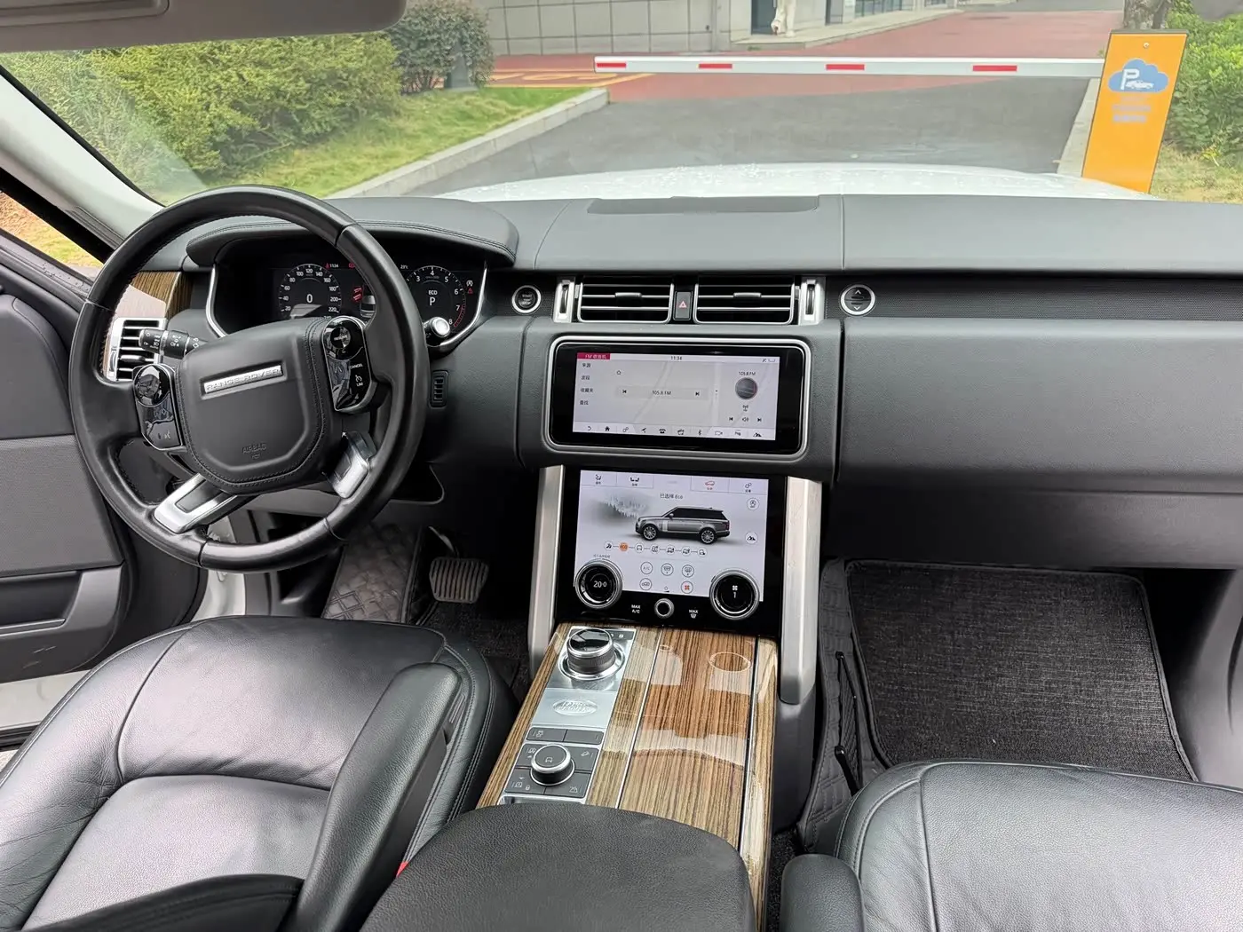 Land Rover Range Rover 2019 — Фото 7/17