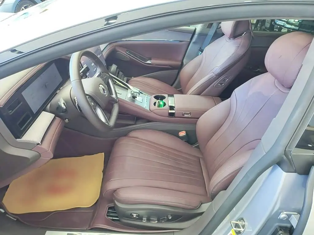 Denza Z9GT 2024 — Photo 15/20