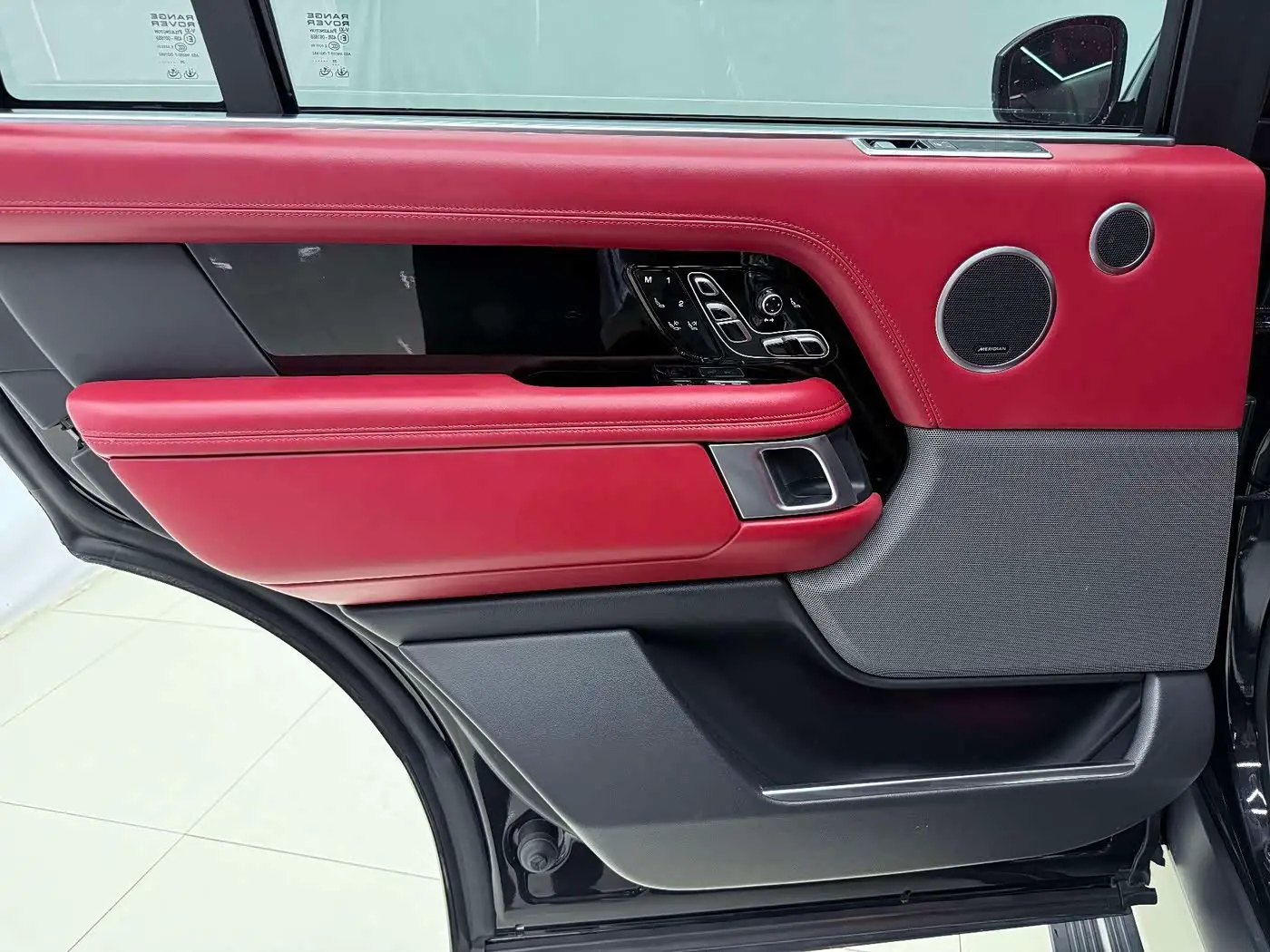 Land Rover Range Rover 2022 — Фото 13/20