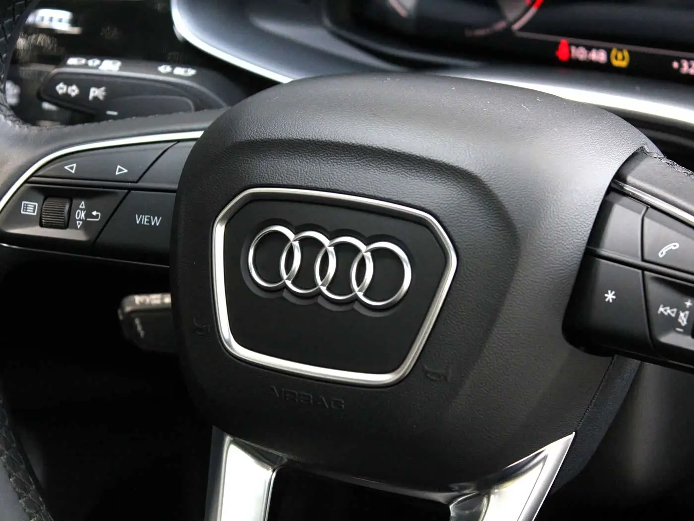 Audi Q8 2023 — Фото 10/20