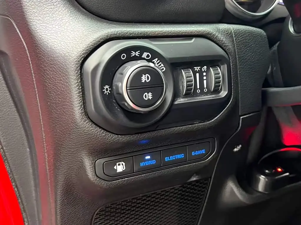 Jeep Wrangler 4xe 2022 — Фото 6/16