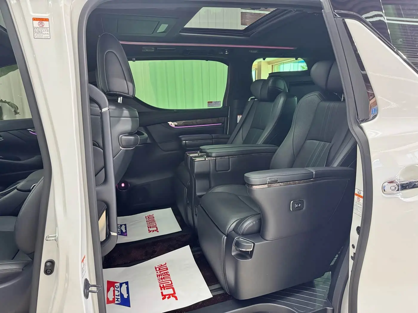 Toyota Alphard 2019 — Фото 8/20