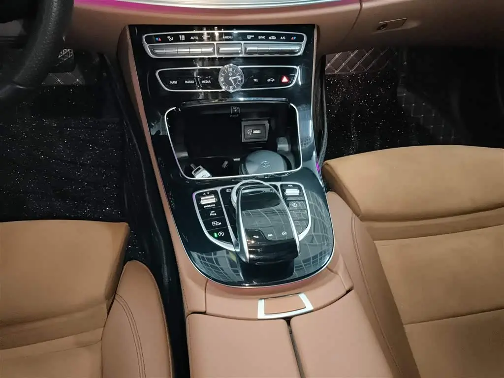 Mercedes-Benz E-Class 2018 — Фото 14/20