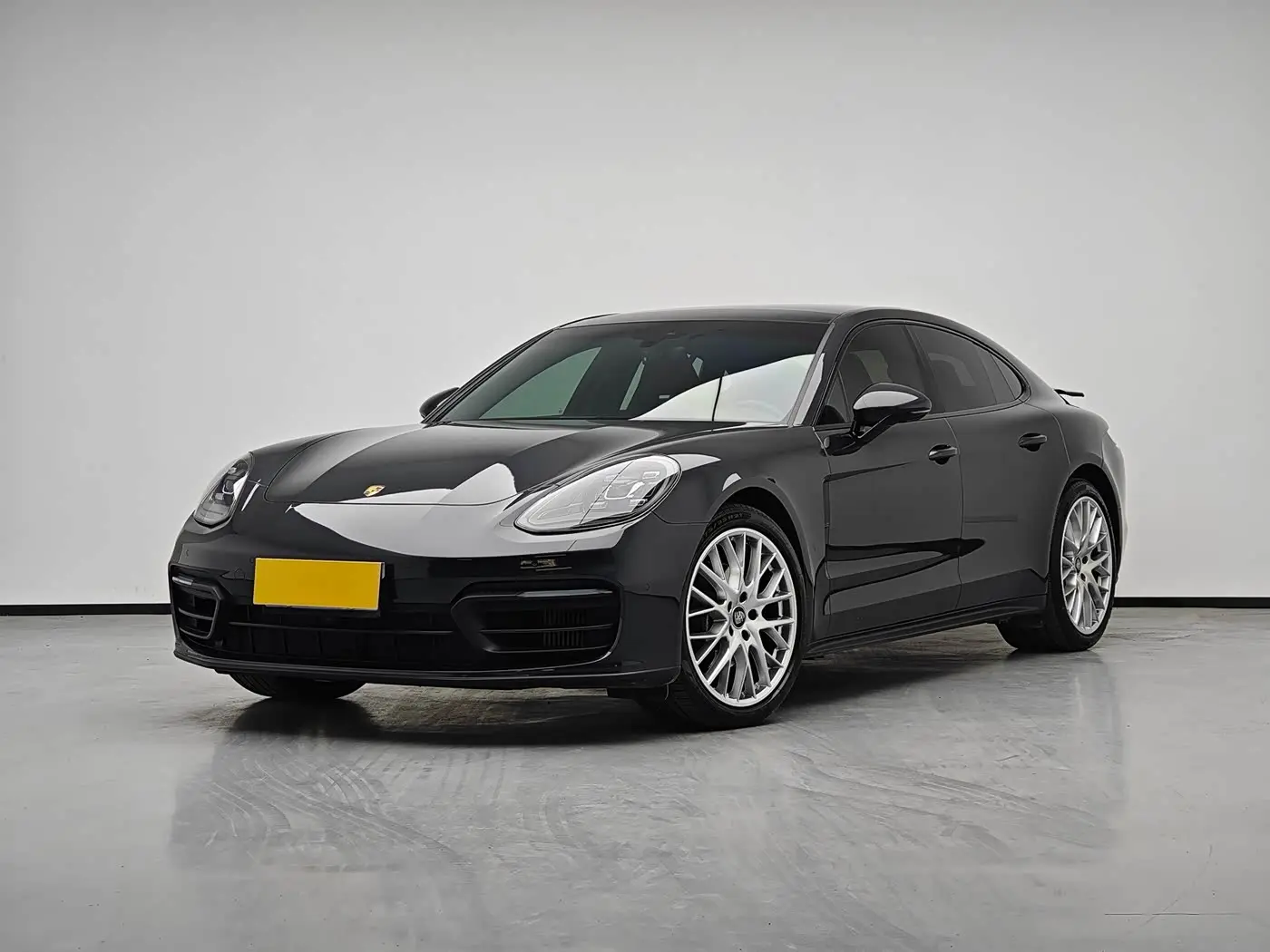 Porsche Panamera 2022 — Фото 1/20