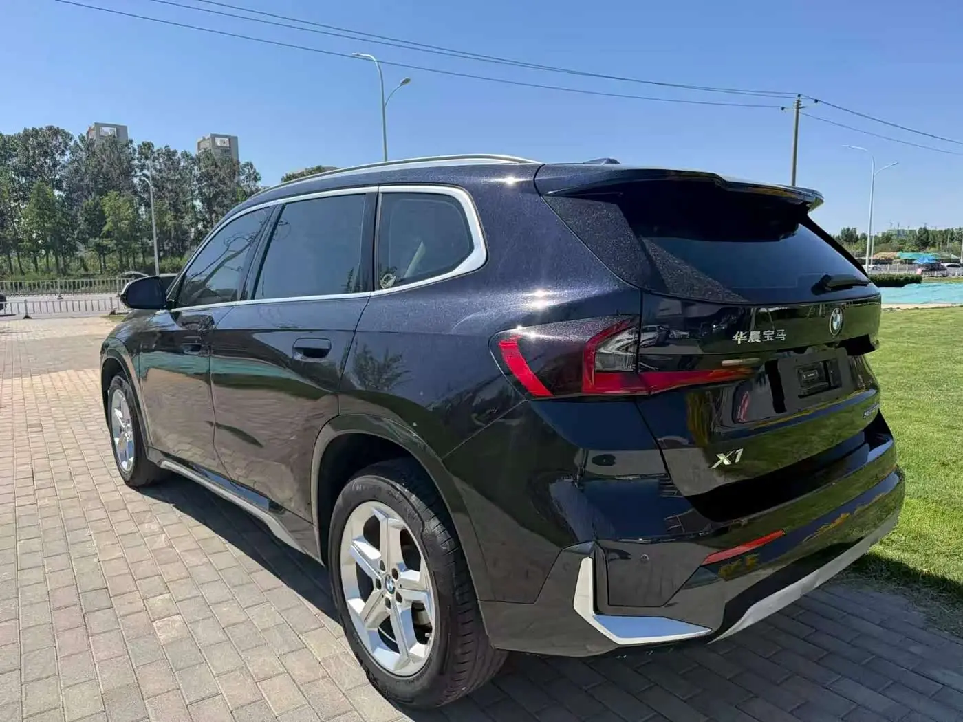 BMW X1 2023 — Photo 8/20