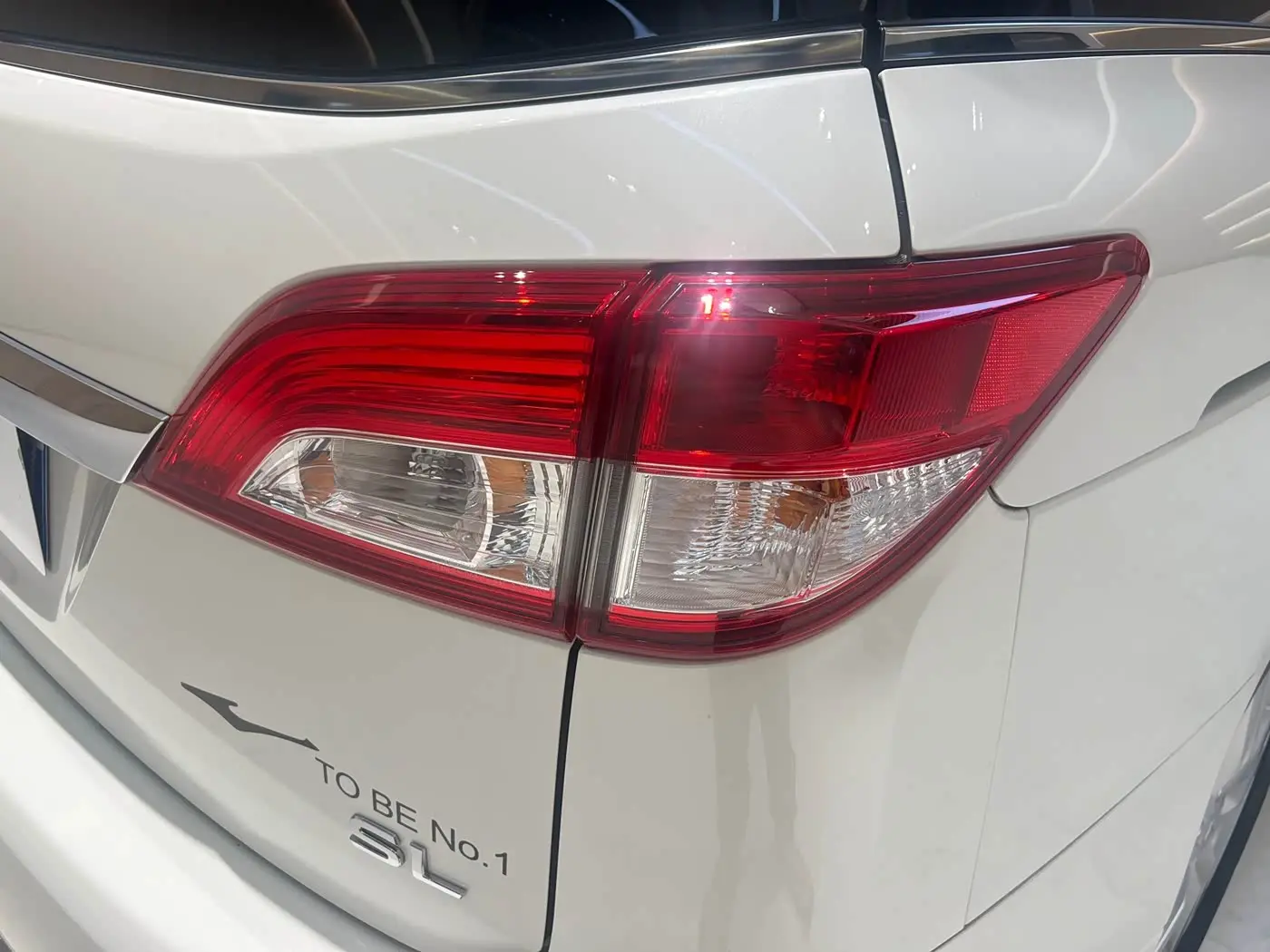 Nissan Quest 2016 — Photo 14/20
