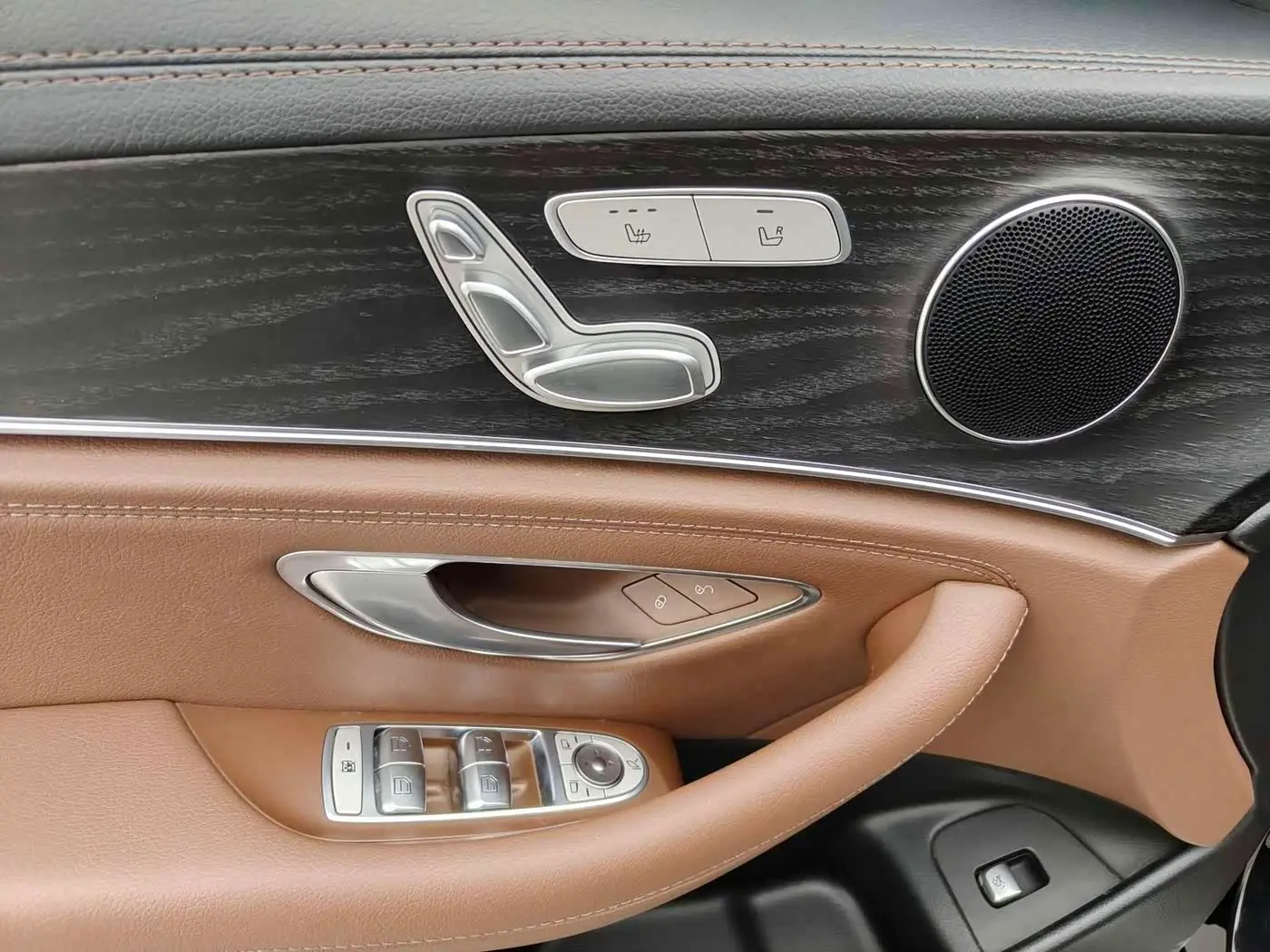 Mercedes-Benz E-Class 2022 — Фото 12/20