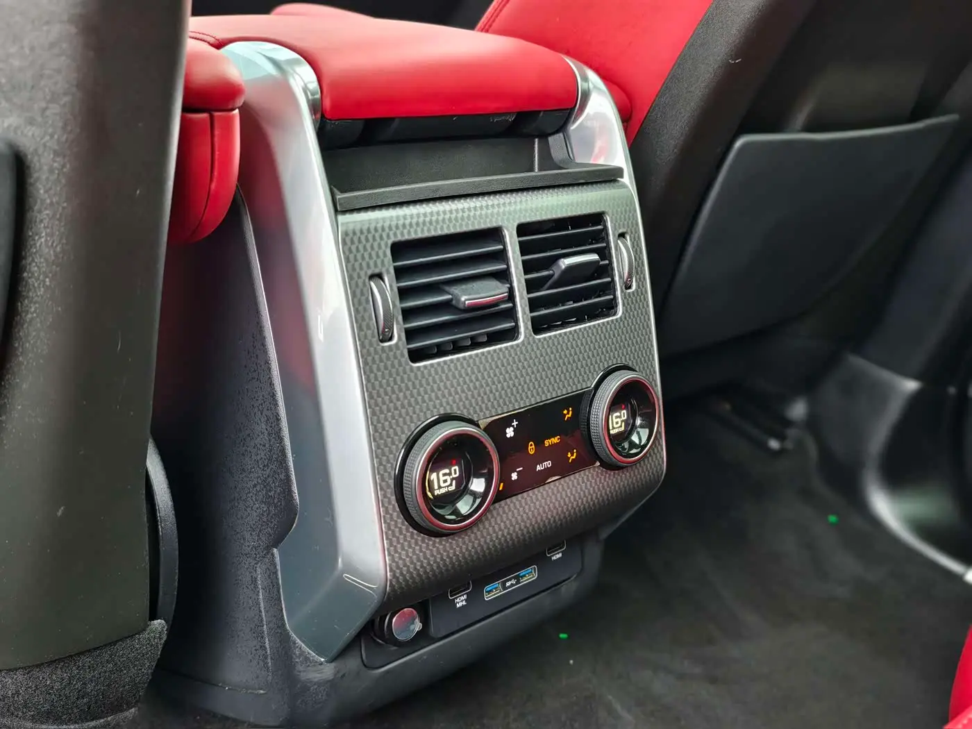 Land Rover Range Rover Sport 2019 — Photo 8/15