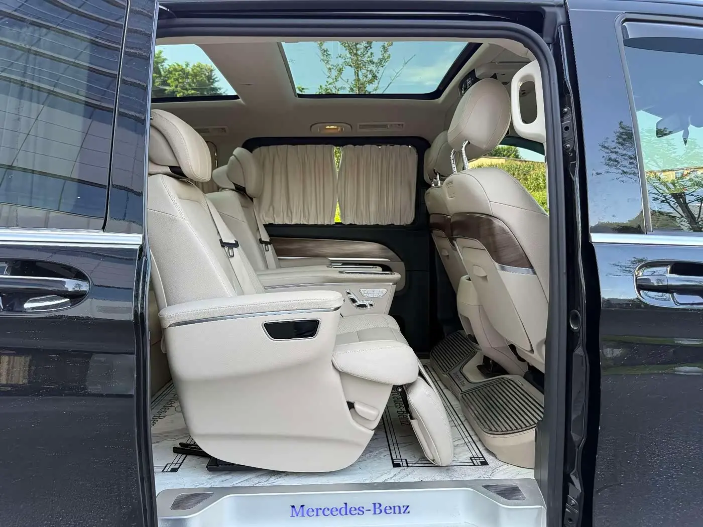 Mercedes-Benz V-Class 2023 — Şəkil 7/20