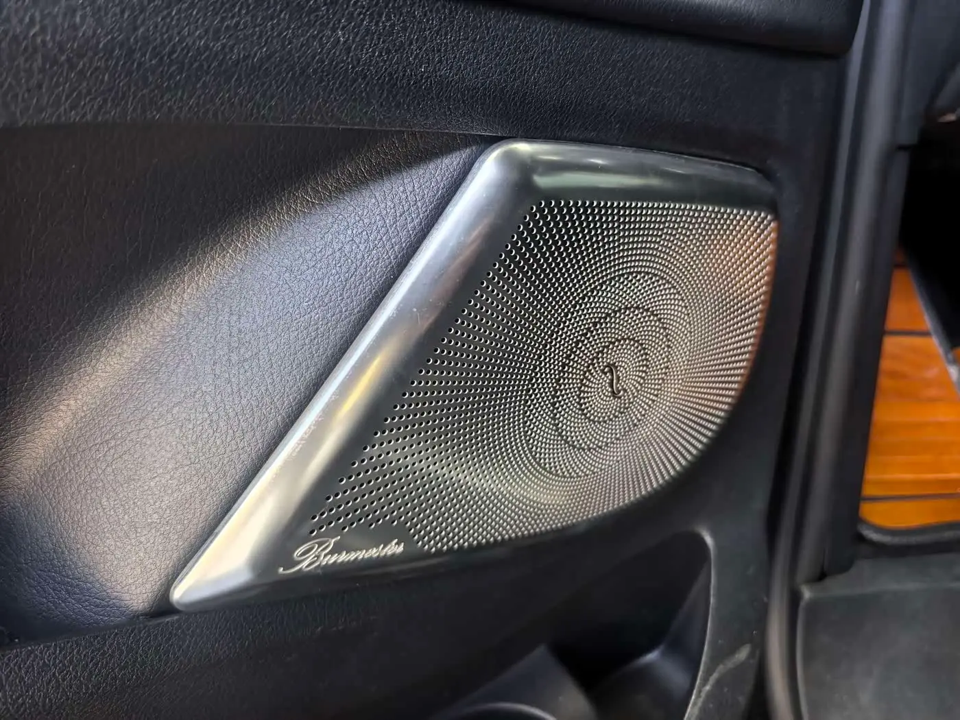 Mercedes-Benz V-Class 2020 — Photo 20/20
