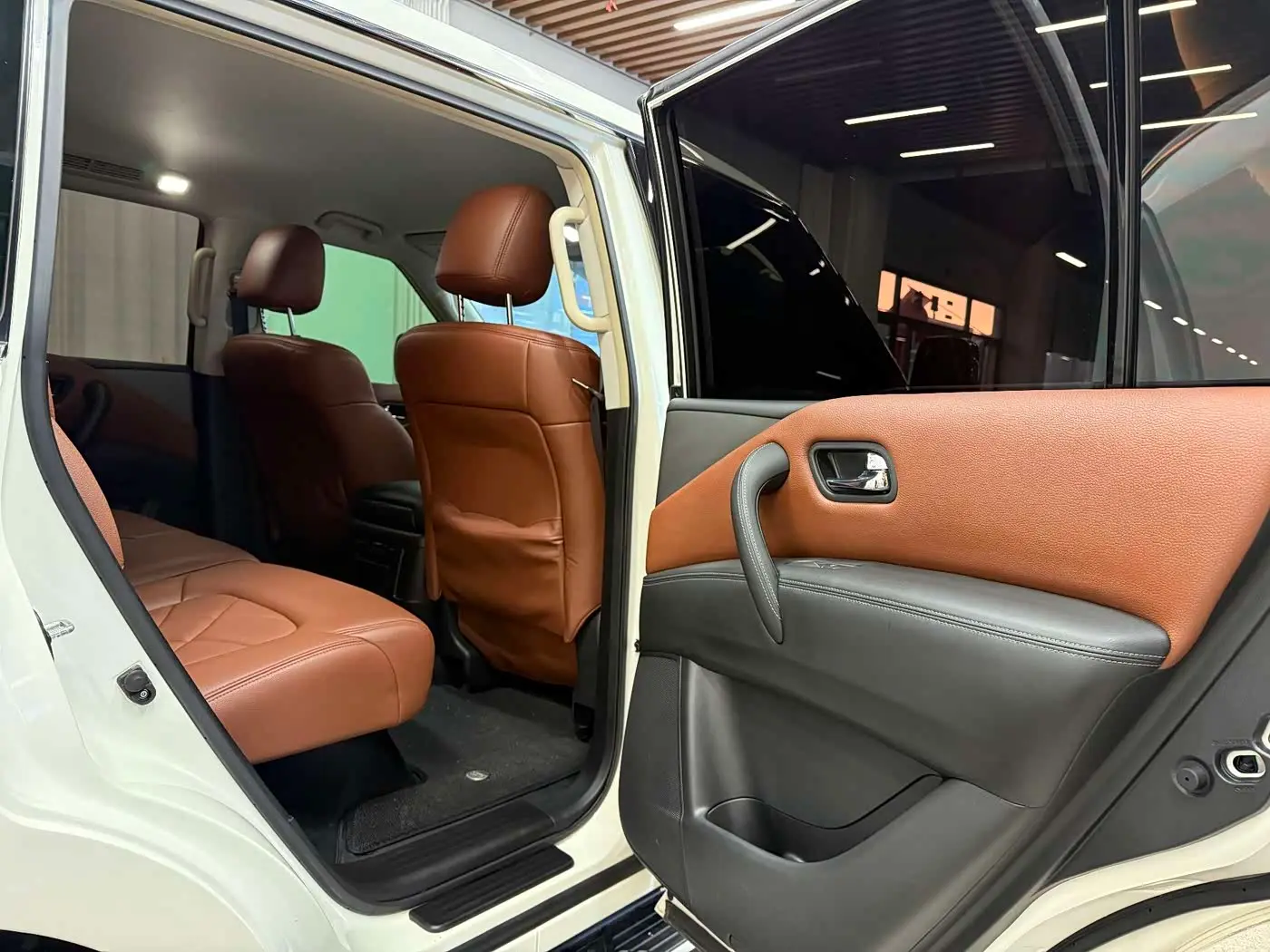 Nissan Patrol 2018 — Фото 12/18