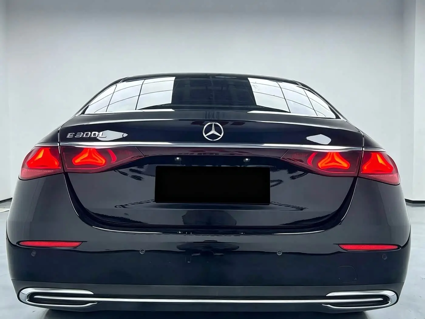 Mercedes-Benz E-Class 2024 — Фото 15/16
