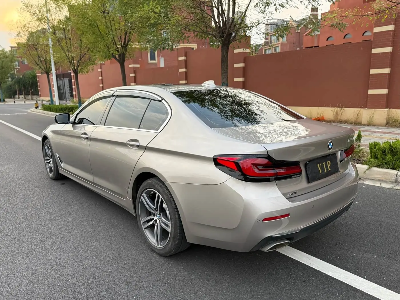 BMW 5 Series 2021 — Photo 12/15