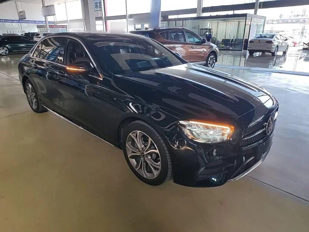 Mercedes-Benz E-Class 2022 — Фото 4/20