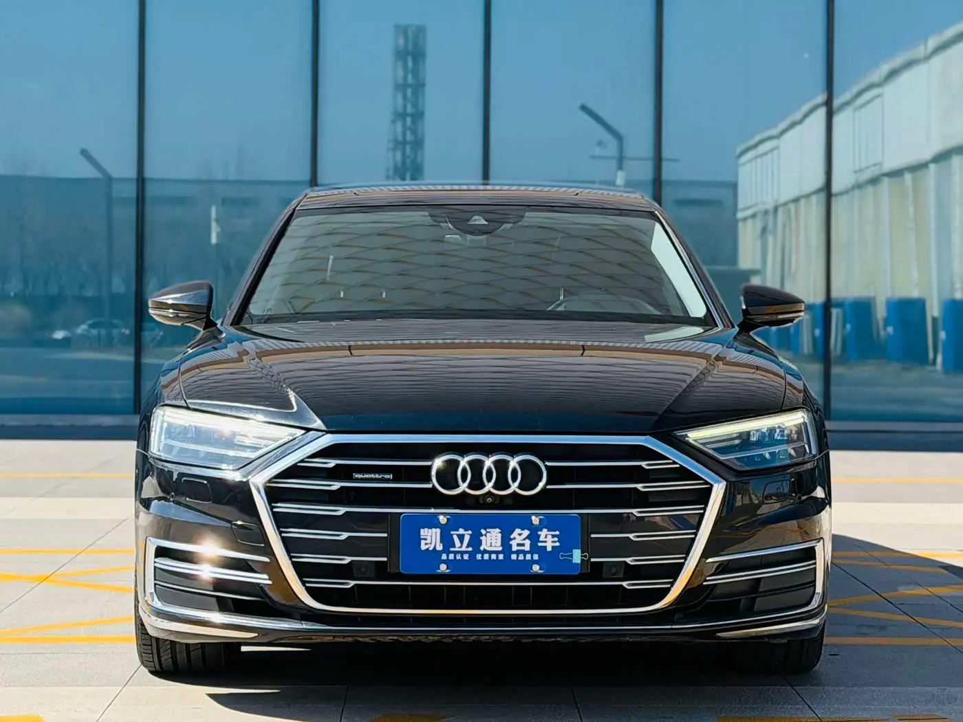 Audi A8 2018 — Фото 2/13